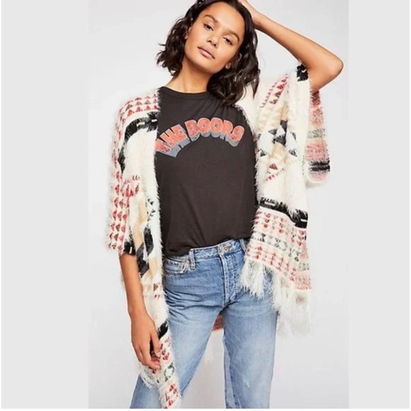 Free People Canyonland Fringe Kimono Southwestern Aztec Fuzzy Poncho One Size - Picture 2 of 16